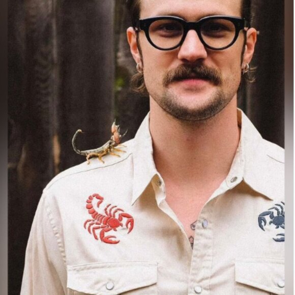 RARE FIND Howler Bros Gaucho Western Pearl Snap Scorpio - Picture 1 of 7